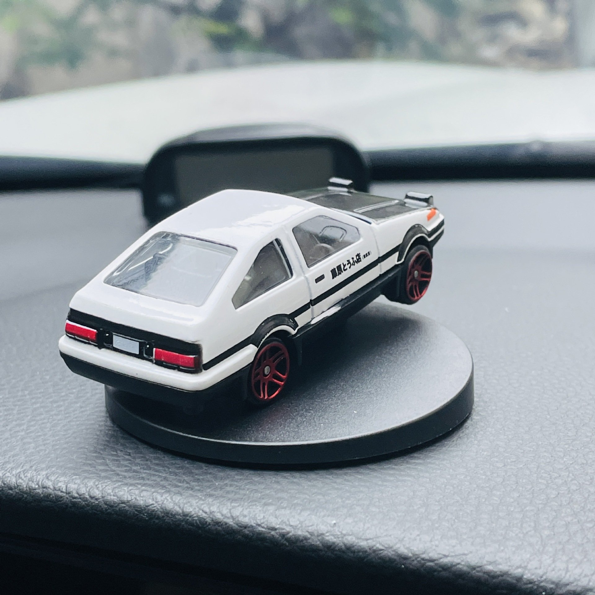 🌟 Alloy Car Model AE86 Drift Tail Spin Car Ornament 🌟-aosuonisiz
