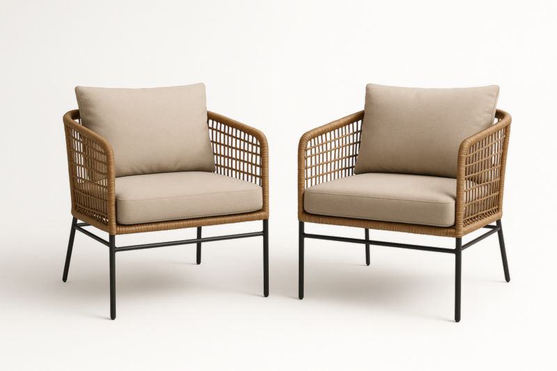 Ensemble de 2 fauteuils en métal et polyrotin marron avec coussins beige