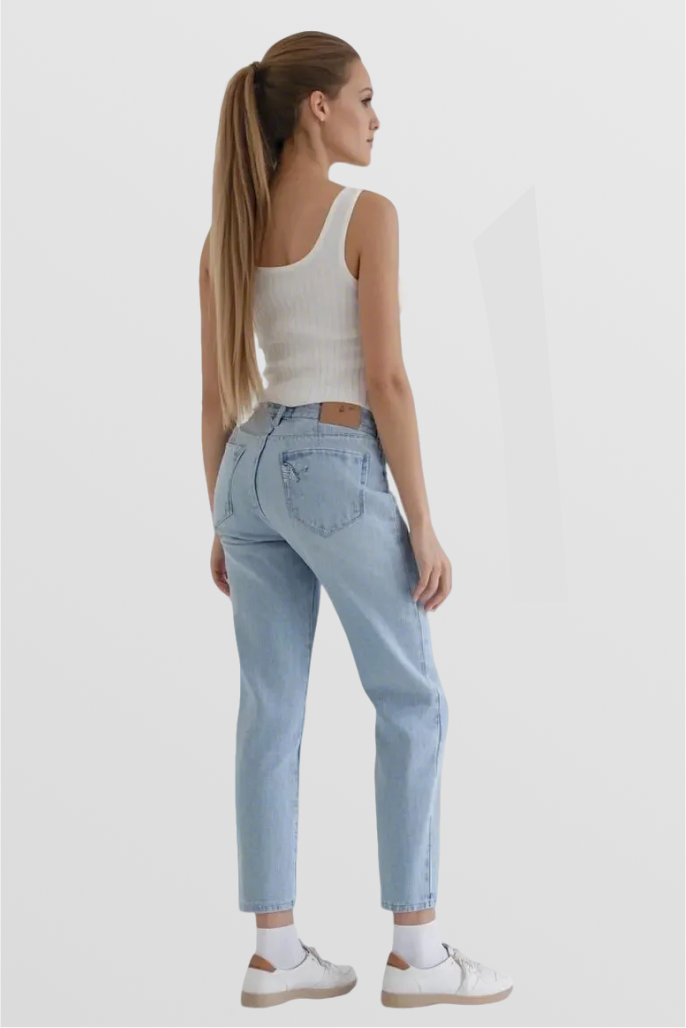 Wedgie Straight Fit Women's Jeans