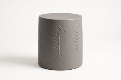 Table d'appoint d'extérieur cylindrique en céramique grise avec motif poisson