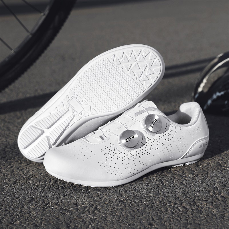 white rubber outsole bike shoes for men