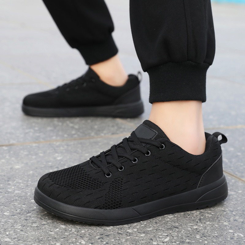 wide toe last shoes