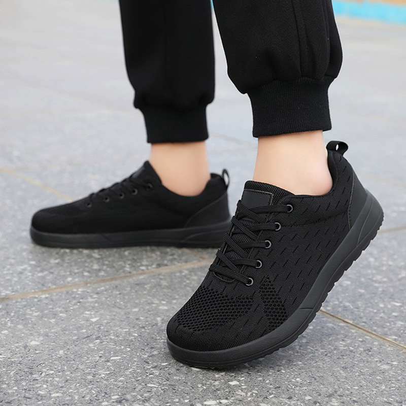 wide forefoot shoes black