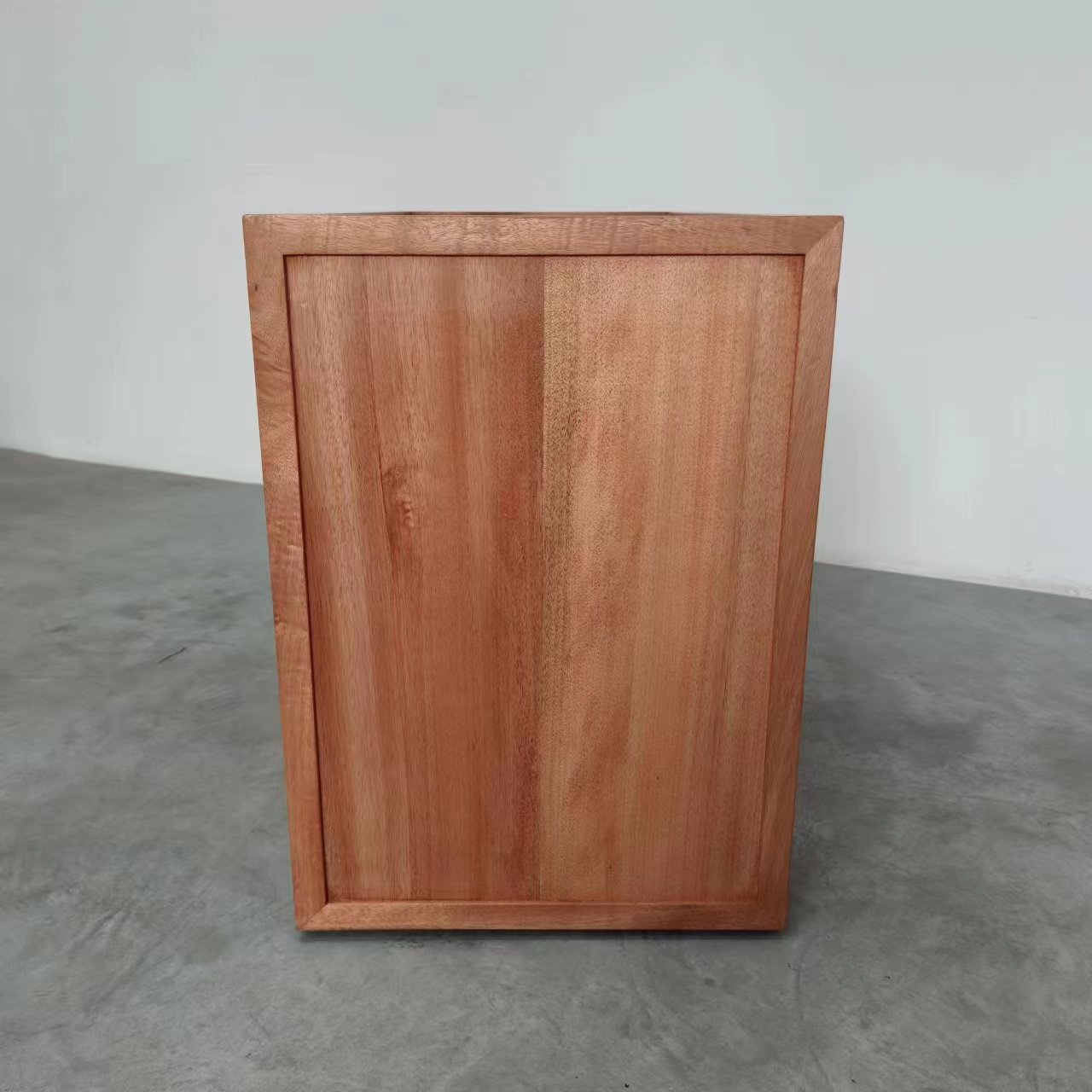 Solid Wood Cigar Cabinet – 1,200-Count Capacity