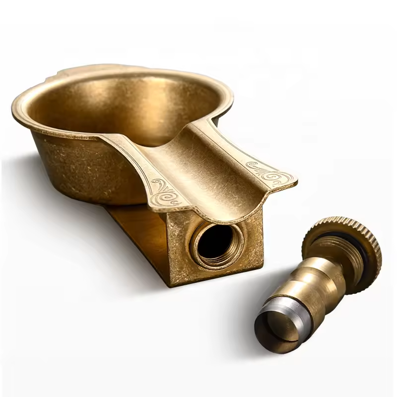 Vintage Metal Cigar Ashtray with Cigar Rest – Classic Brass Finish