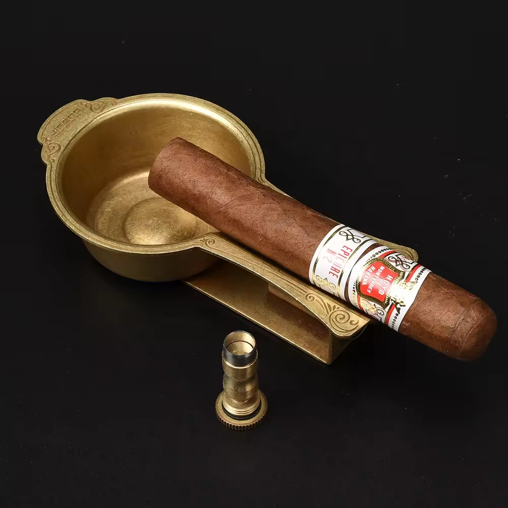 Vintage Metal Cigar Ashtray with Cigar Rest – Classic Brass Finish