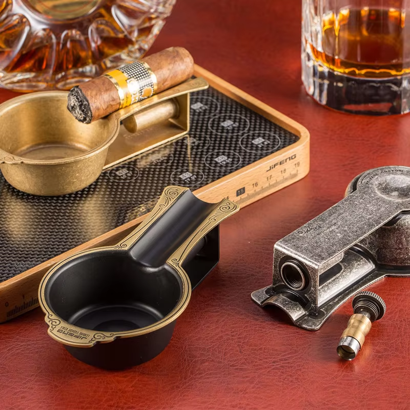 Vintage Metal Cigar Ashtray with Cigar Rest – Classic Brass Finish