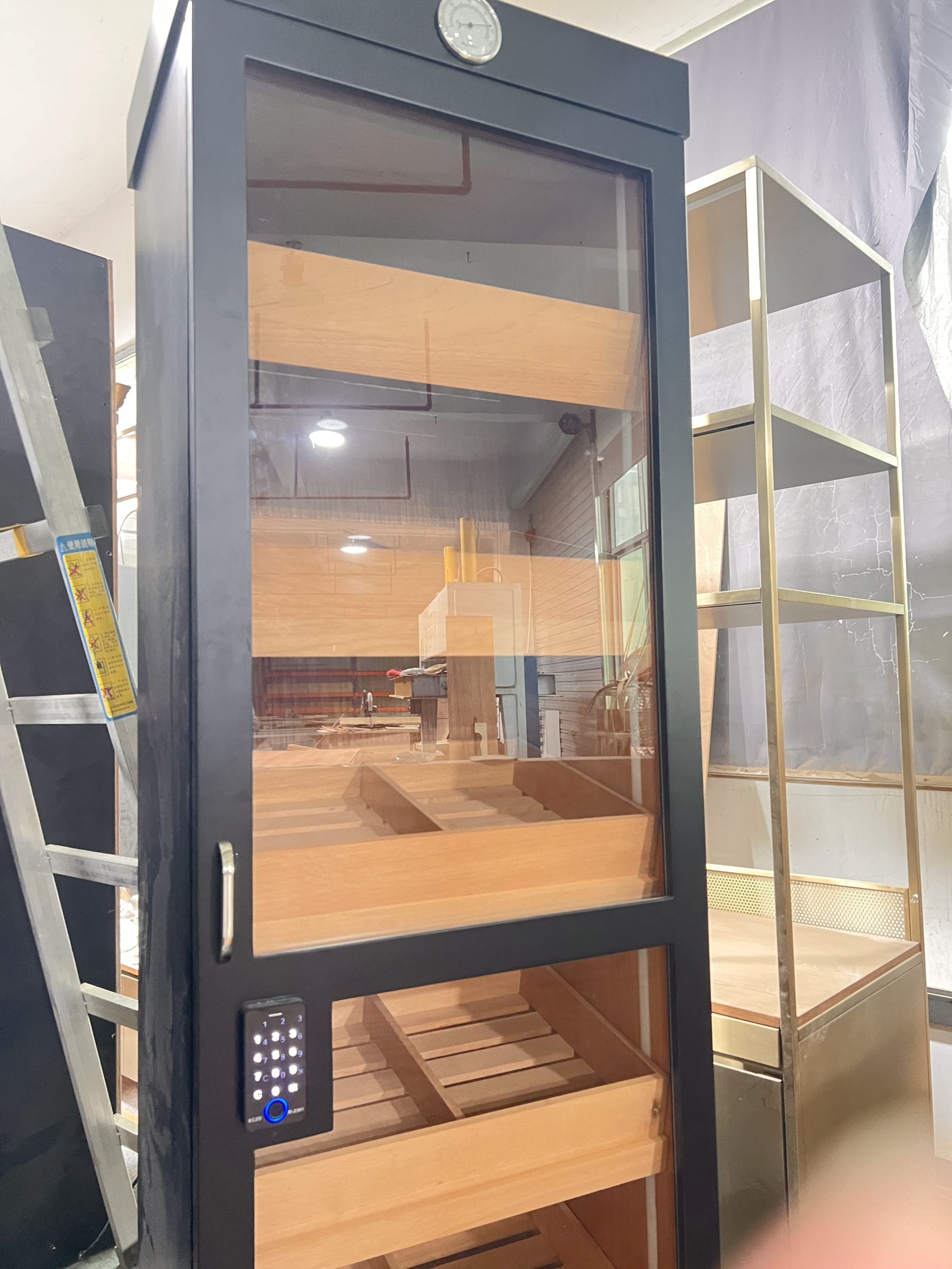Single Door Fingerprint Cigar Humidor Cabinet