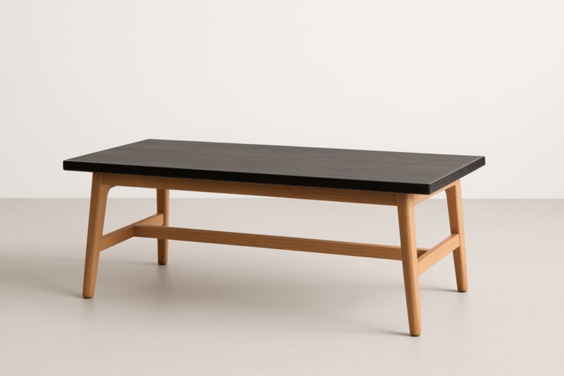 Table basse en bois noir et hêtre