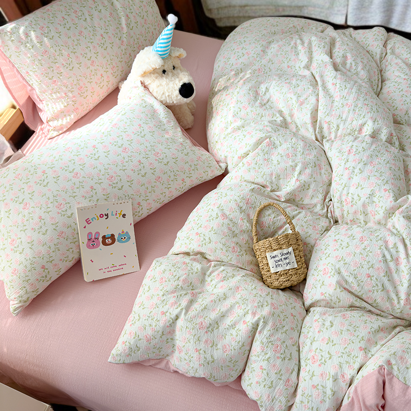 Deluxe Microfiber Jacquard Bedding Set, 4 Pieces – Bed Sheet & Duvet Cover Set