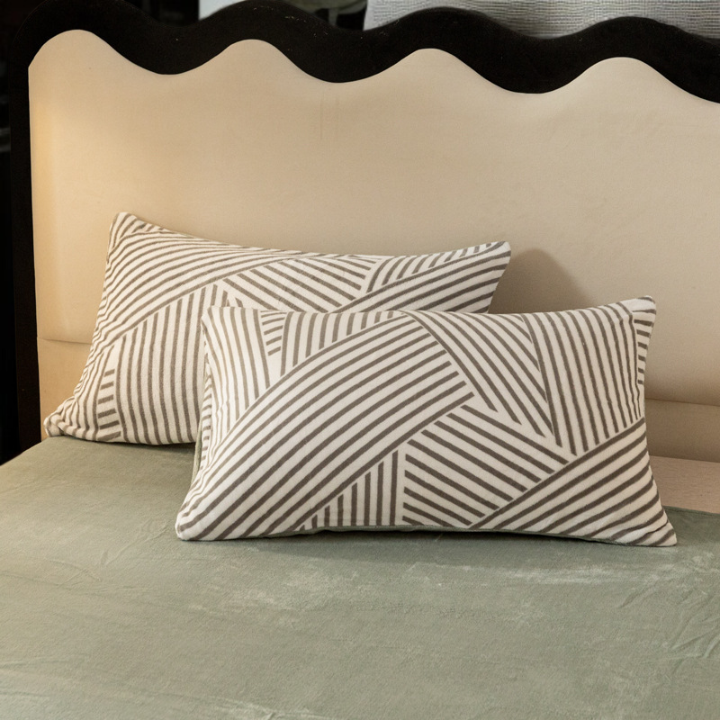 Men's 4-Piece Fleece Bedding Set for Winter, Thick Flannel Duvet and Sheet, Milk Velvet