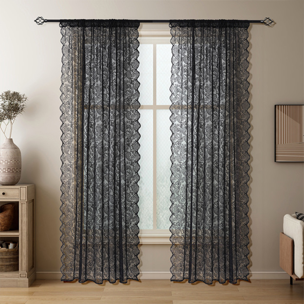 Dekorativer, undurchlässiger Fensterbehang aus Spitze