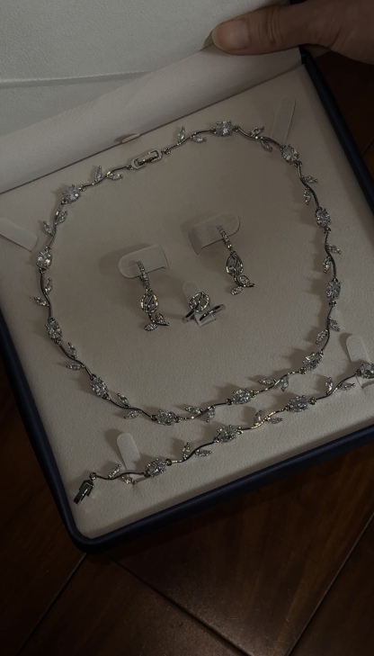 Aura Tulip ring, earrings, and necklace set