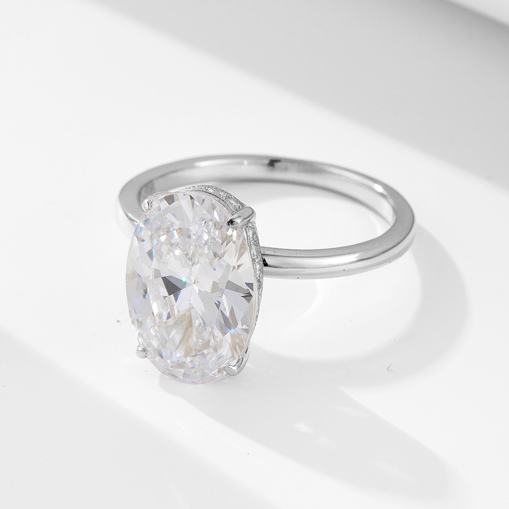 Egg-shaped zircon ring
