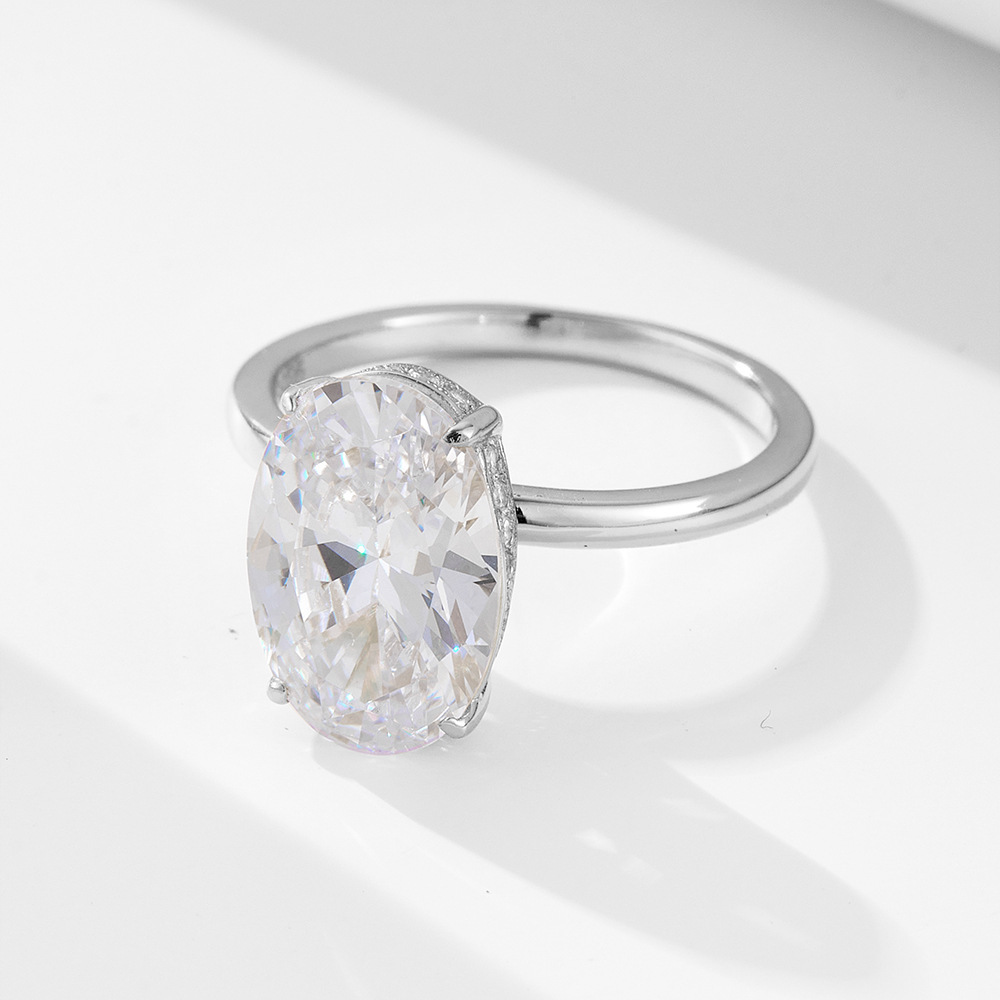 Egg-shaped zircon ring