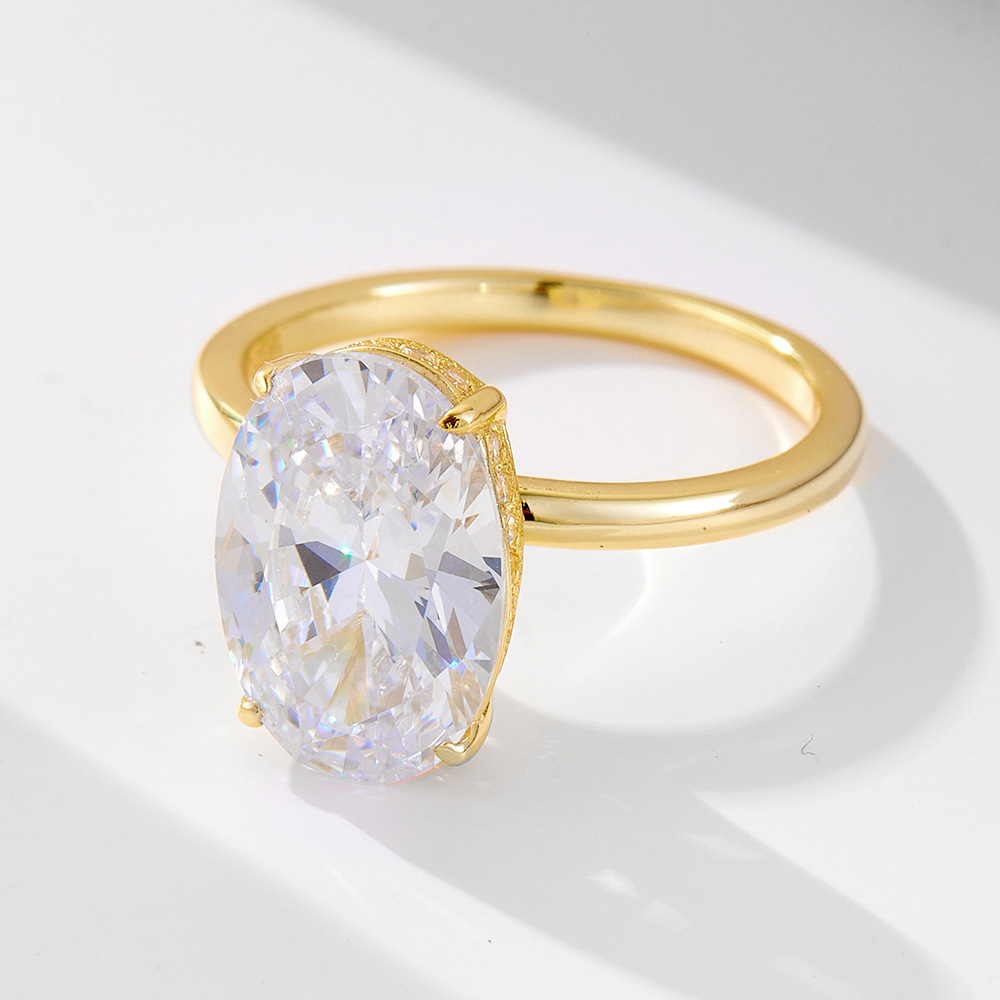 Egg-shaped zircon ring