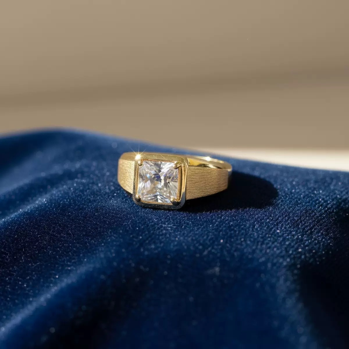 Darian Moissanite Men's Ring
 | 925 Sterling Silver