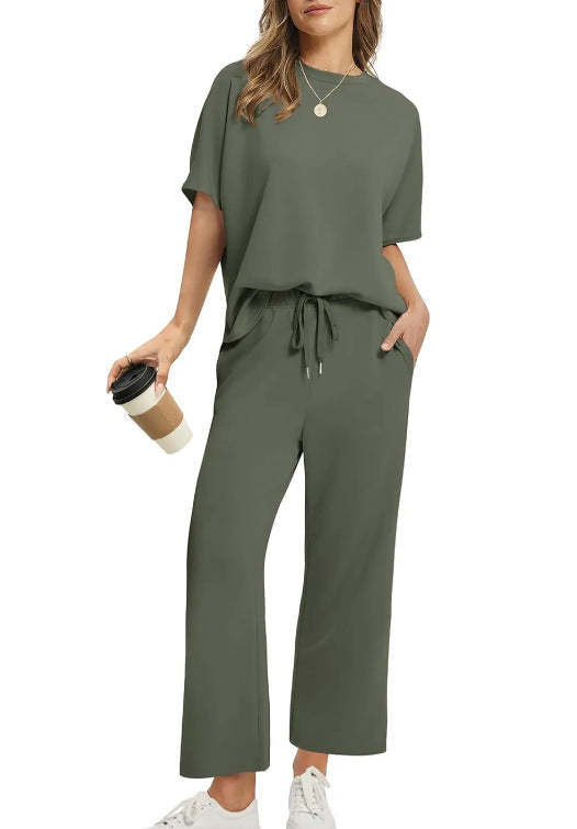 Last Day 50% OFF🔥🔥 Women's Summer Leisure Beach Suit Two Piece Set(Buy 2 Free Shipping)