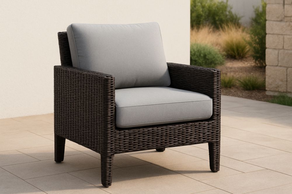 Poltrona in Rattan Sintetico con Cuscini Grigi per Esterni