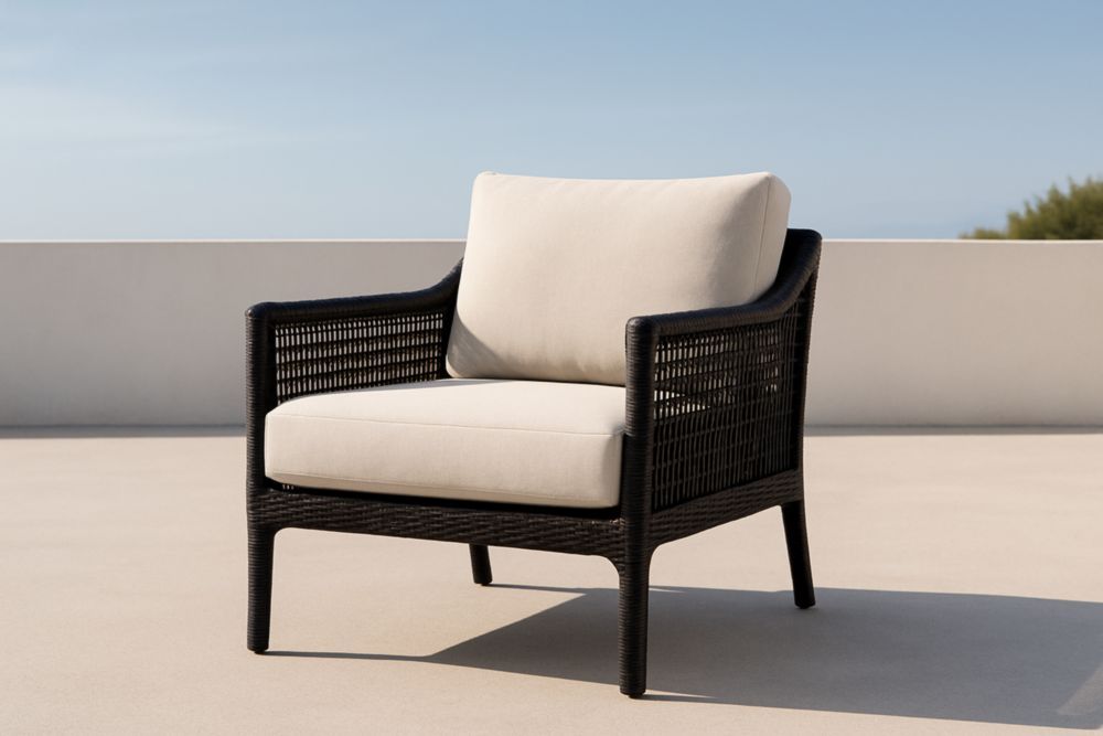 Poltrona in Rattan Sintetico con Cuscini in Poliestere 80x85x90 cm Nero/Beige