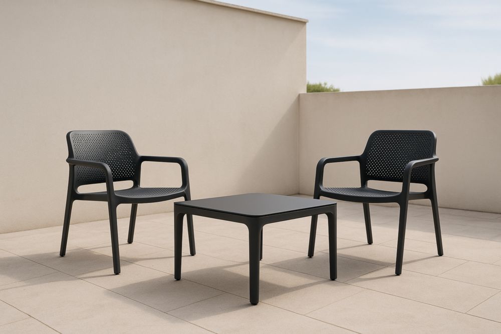 Set da Esterno in Polipropilene Nero con 2 Sedie e Tavolino