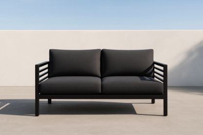 Divano da esterno due posti in metallo nero con cuscini grigi