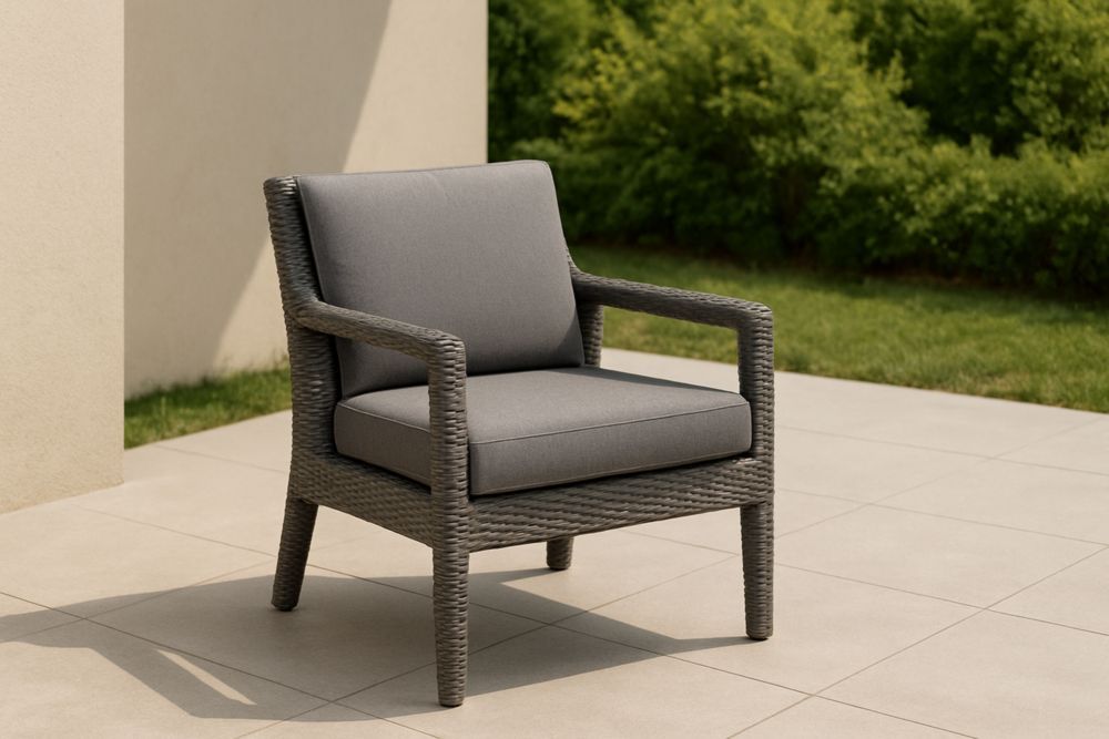 Poltrona in Rattan Sintetico Grigio con Cuscini in Poliestere