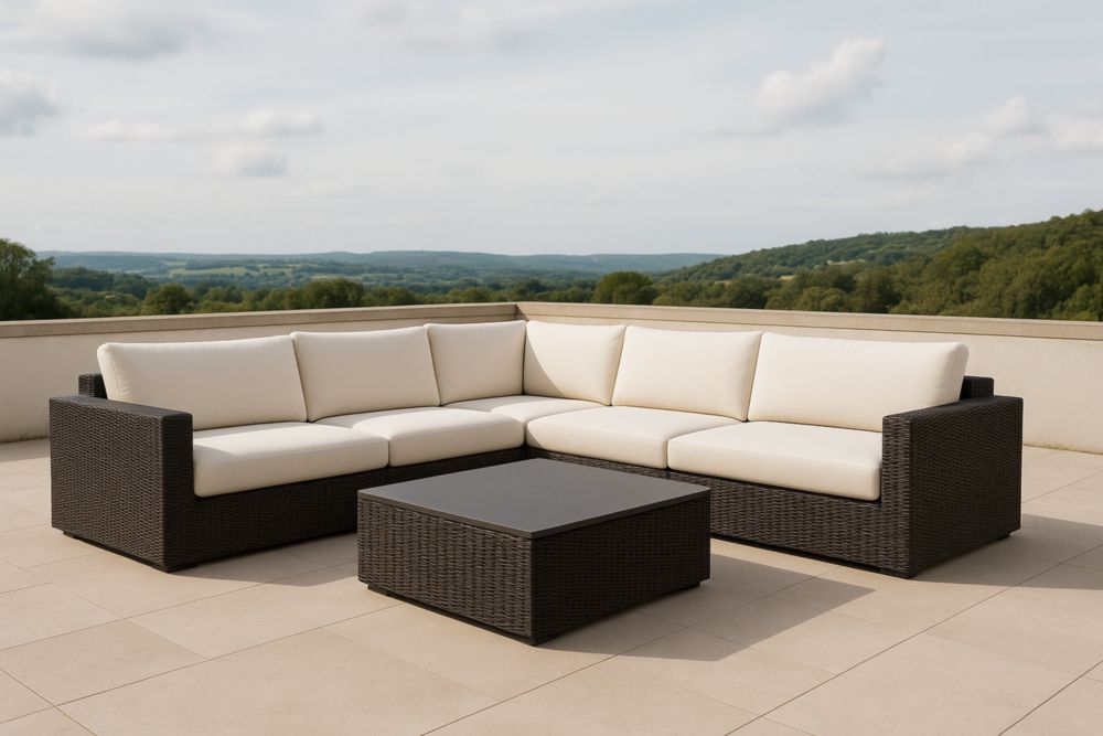 Divano angolare da esterno in rattan con cuscini beige