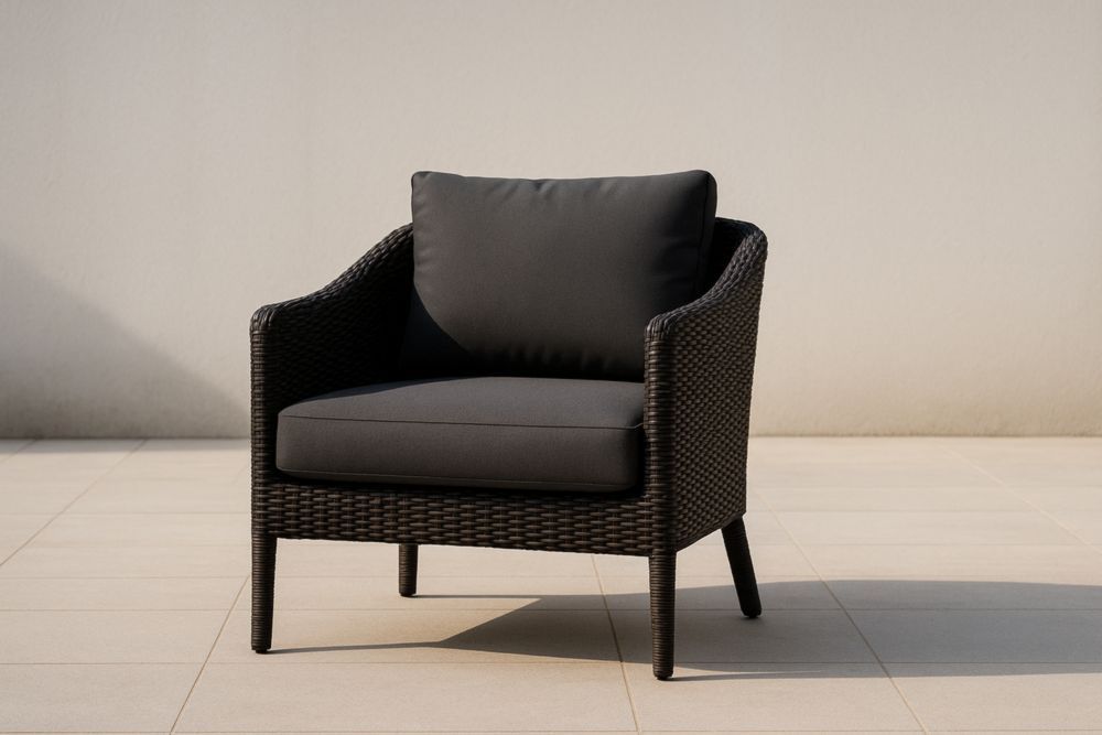 Poltrona da Esterno in Rattan Sintetico con Cuscini in Poliestere Nero