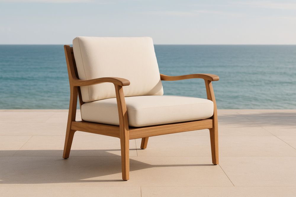 Poltrona da Esterno in Legno con Cuscini in Tessuto Crema