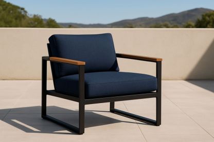 Poltrona da Esterno con Struttura in Alluminio e Braccioli in Legno, Cuscini in Poliestere Blu