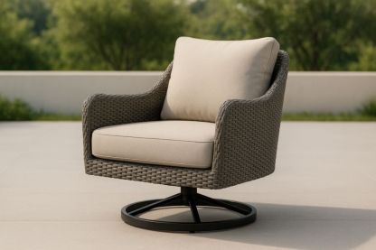 Poltrona da giardino in rattan sintetico con cuscini in poliestere crema e base girevole