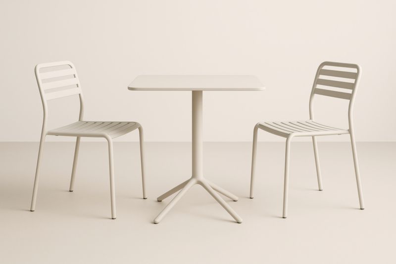 Set da pranzo in metallo bianco per esterni con tavolo e 2 sedie-Kroneliva