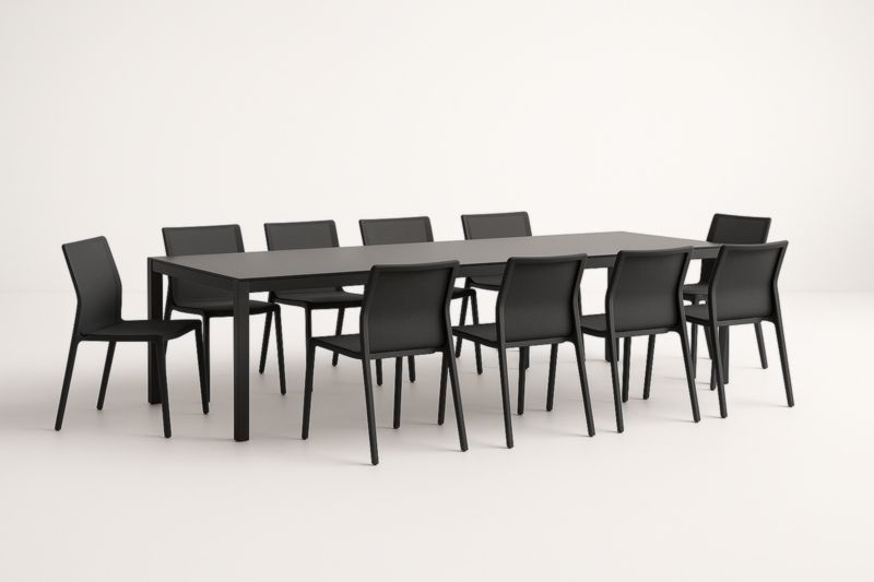 Set da pranzo da esterno nero con tavolo rettangolare e 10 sedie in metallo e PVC-Kroneliva