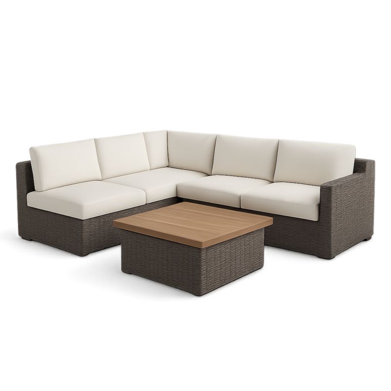 Set Divano Angolare per Esterni in Rattan Marrone con Cuscini Crema e Tavolino in Legno
