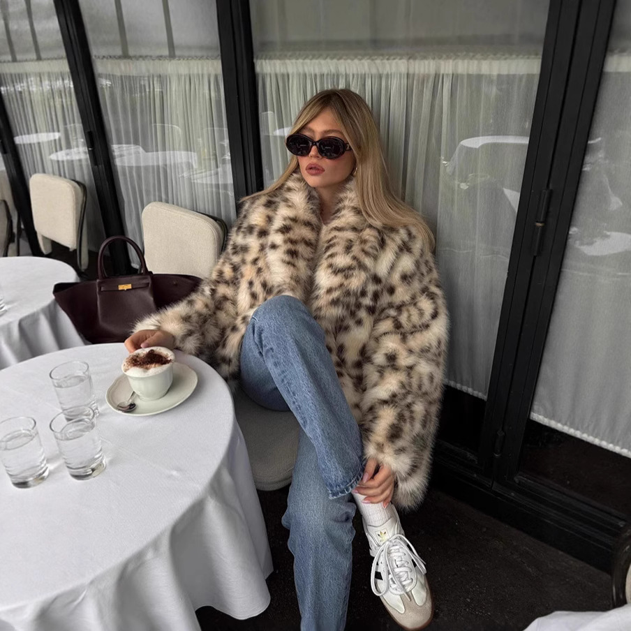 VYRA Elegant Fashion Jacket