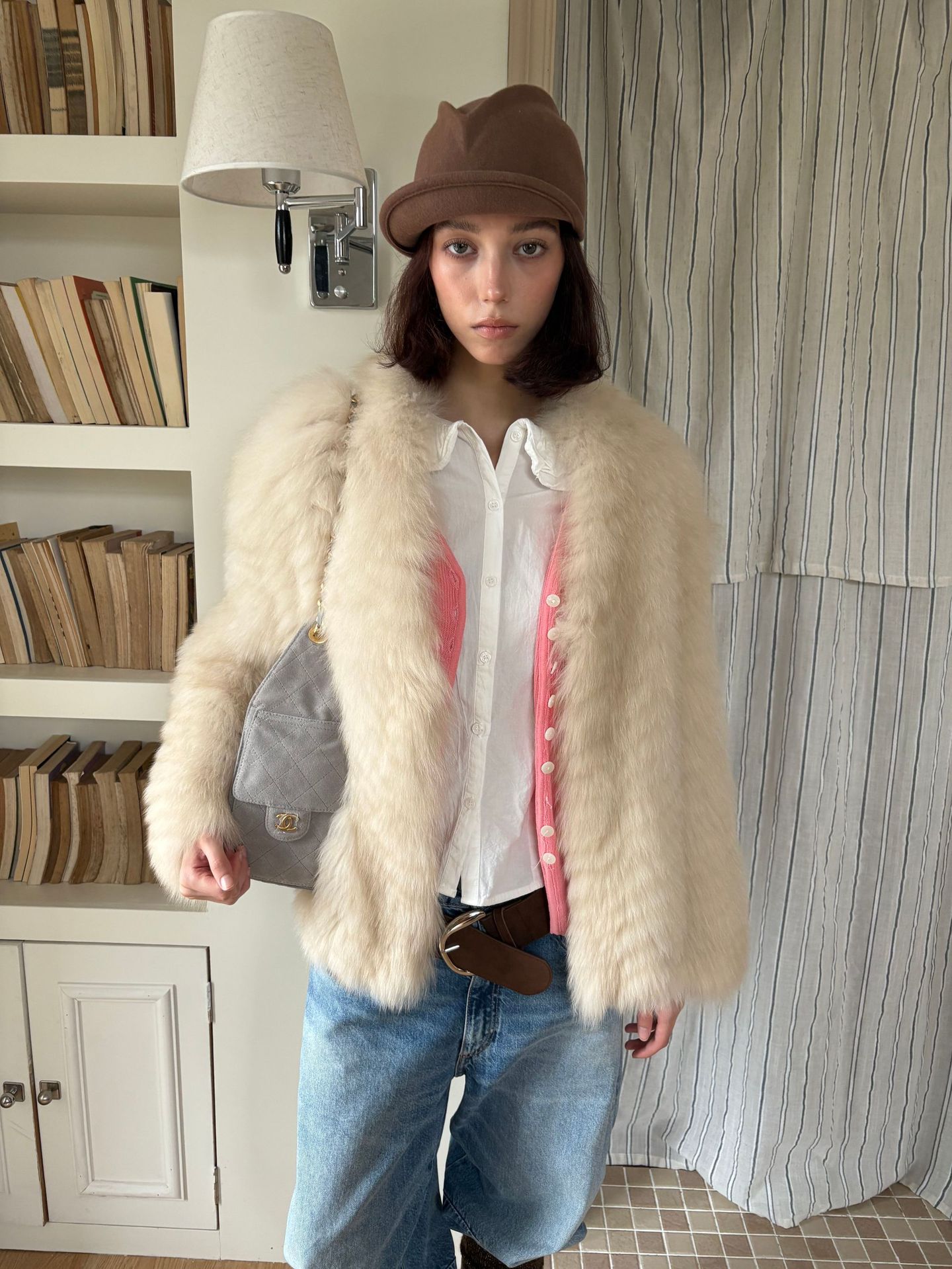 VYRA Mid-Length Slimming Wool Coat