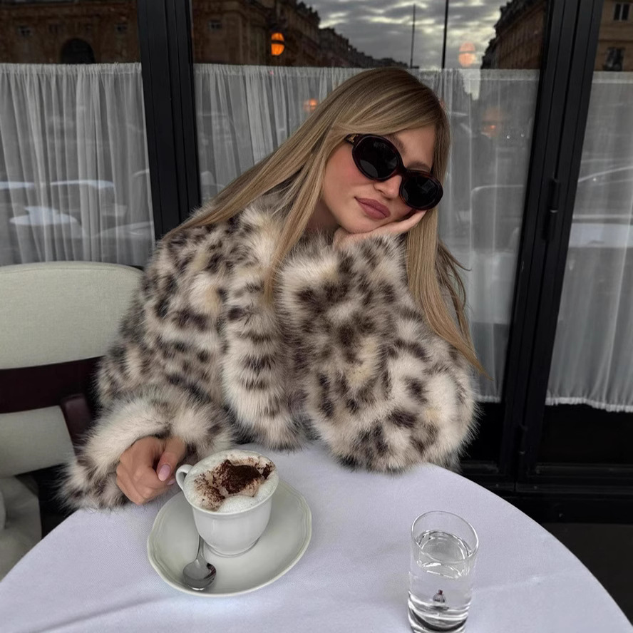 VYRA Elegant Fashion Jacket