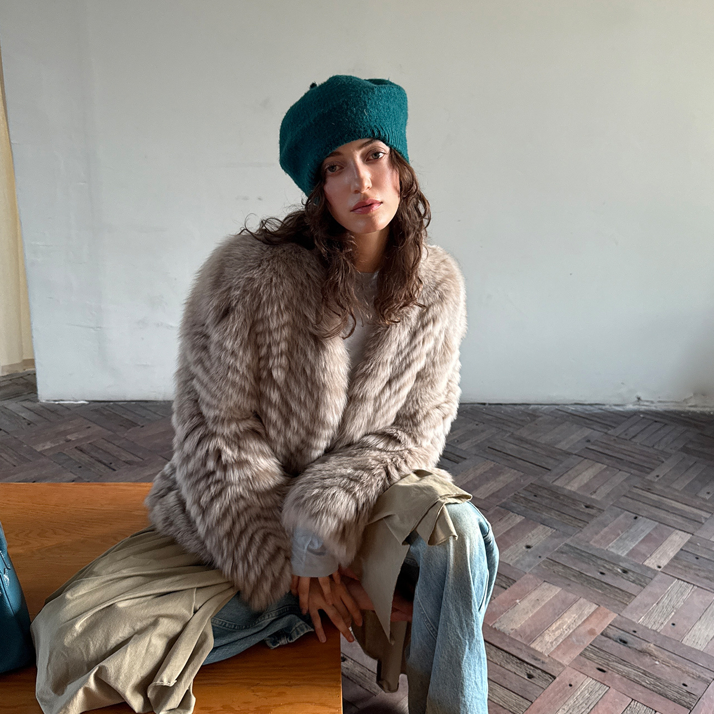 VYRA Mid-Length Slimming Wool Coat