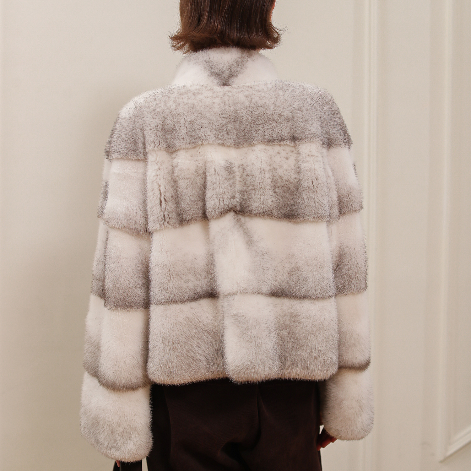 VYRA   Soft Skin-Friendly Fur Texture