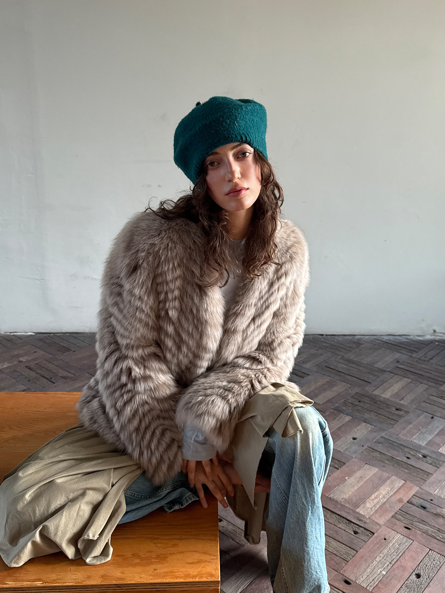 VYRA Mid-Length Slimming Wool Coat