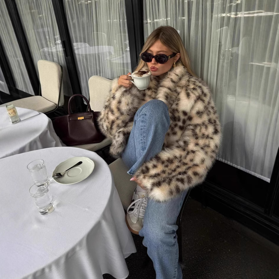 VYRA Elegant Fashion Jacket