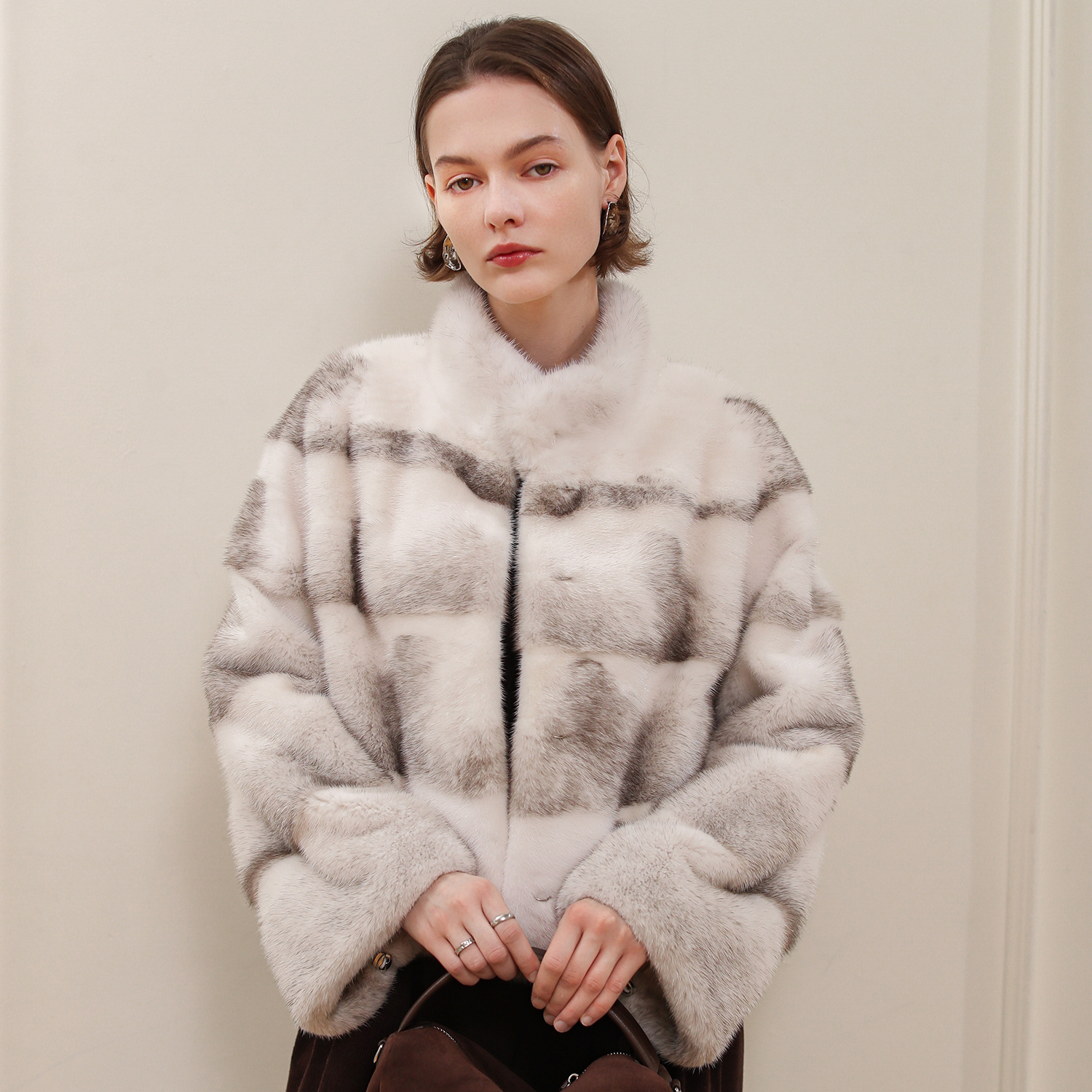 VYRA   Soft Skin-Friendly Fur Texture