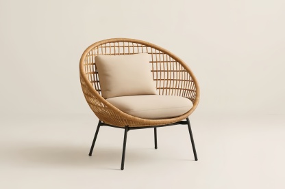 edia relax in rattan marrone e beige con struttura in acciaio