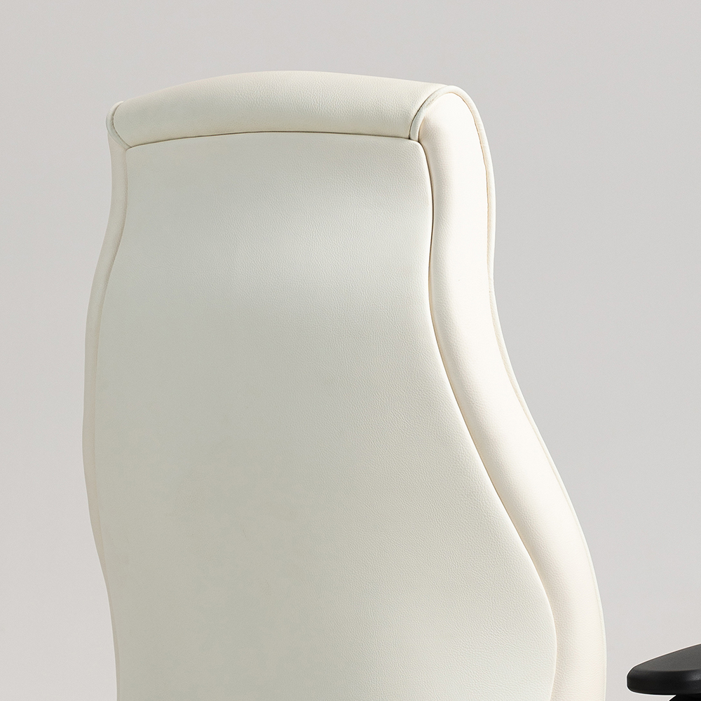 Cream PU Leather Executive Office Chair With 6D Armrests