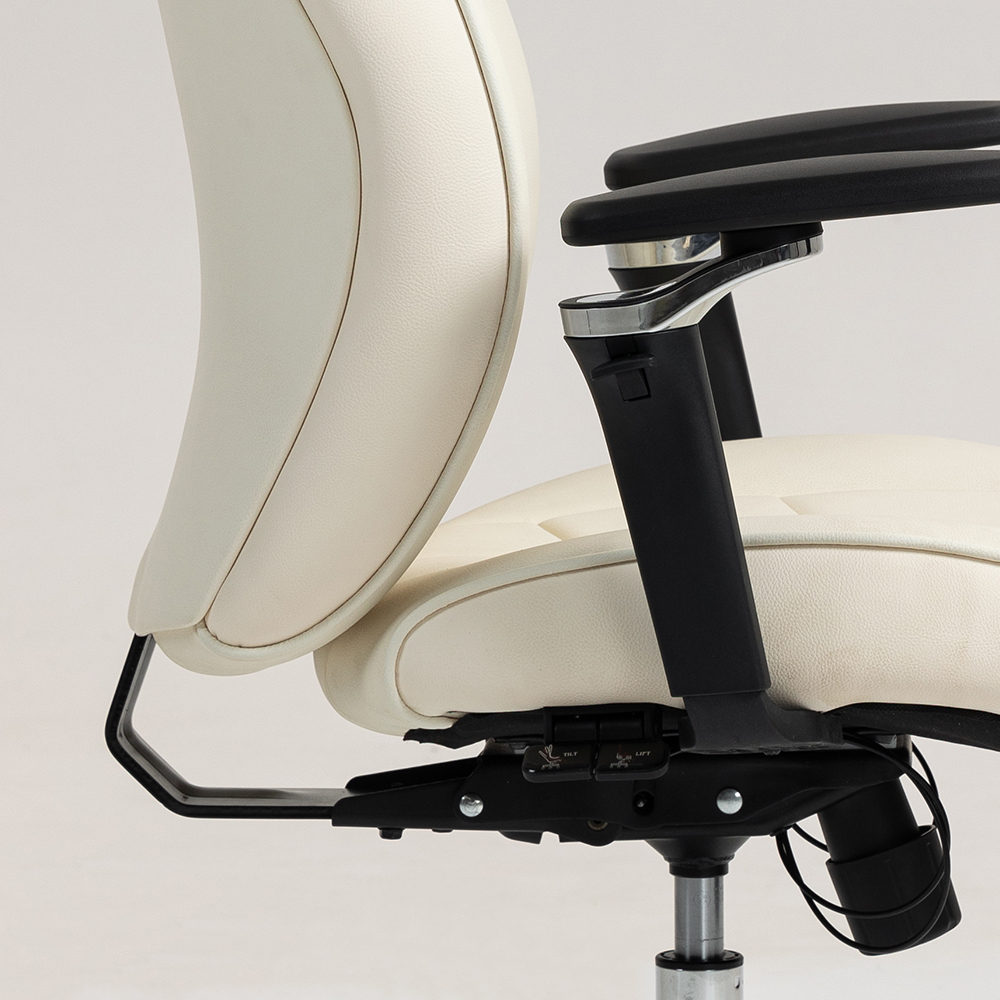 Cream PU Leather Executive Office Chair With 6D Armrests