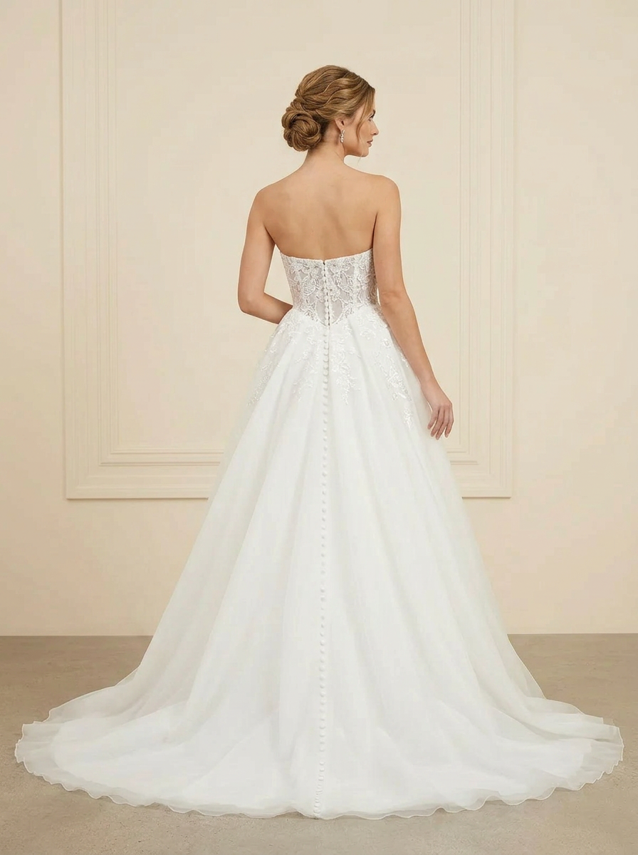 White Ball-Gown Strapless Lace Tulle Wedding Dress