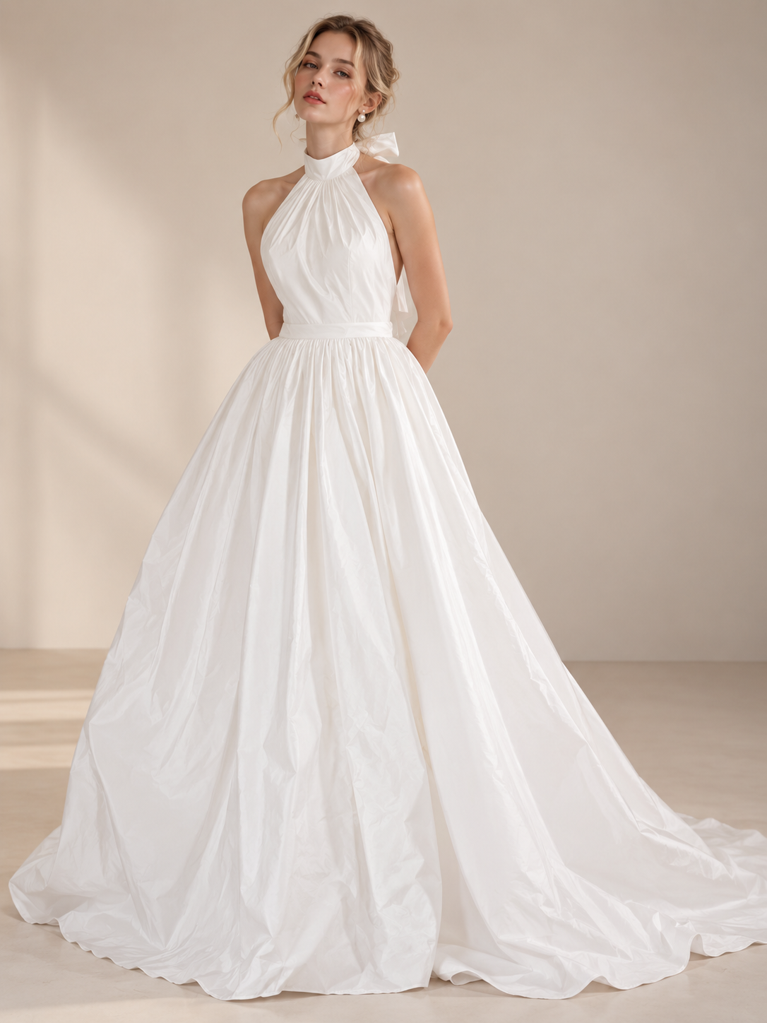 Luminous White Halter-Neck Bow-Back Wedding Dress 