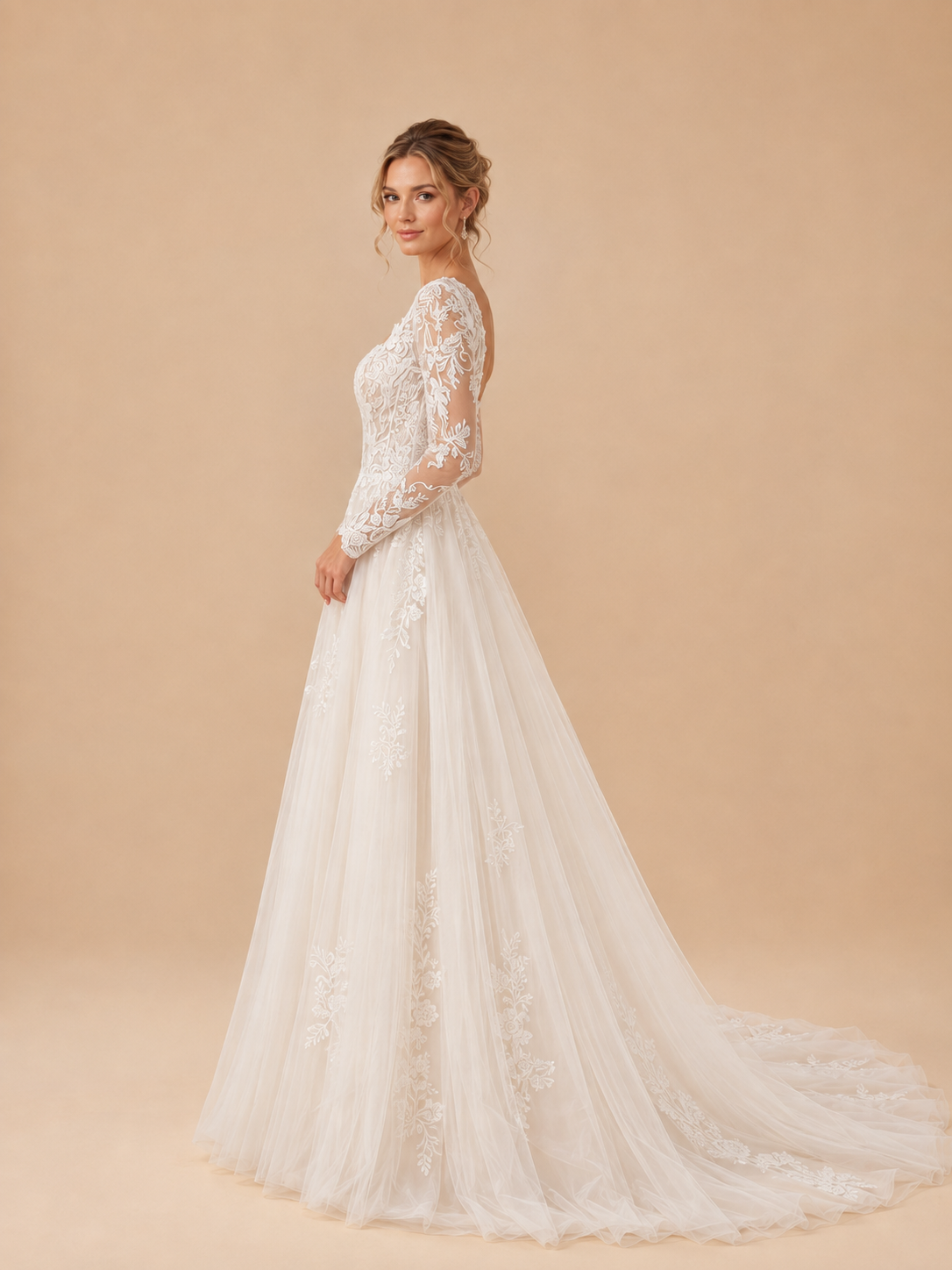 White Long-Sleeve Scoop-Neck Lace Appliqué A-Line Wedding Dress 