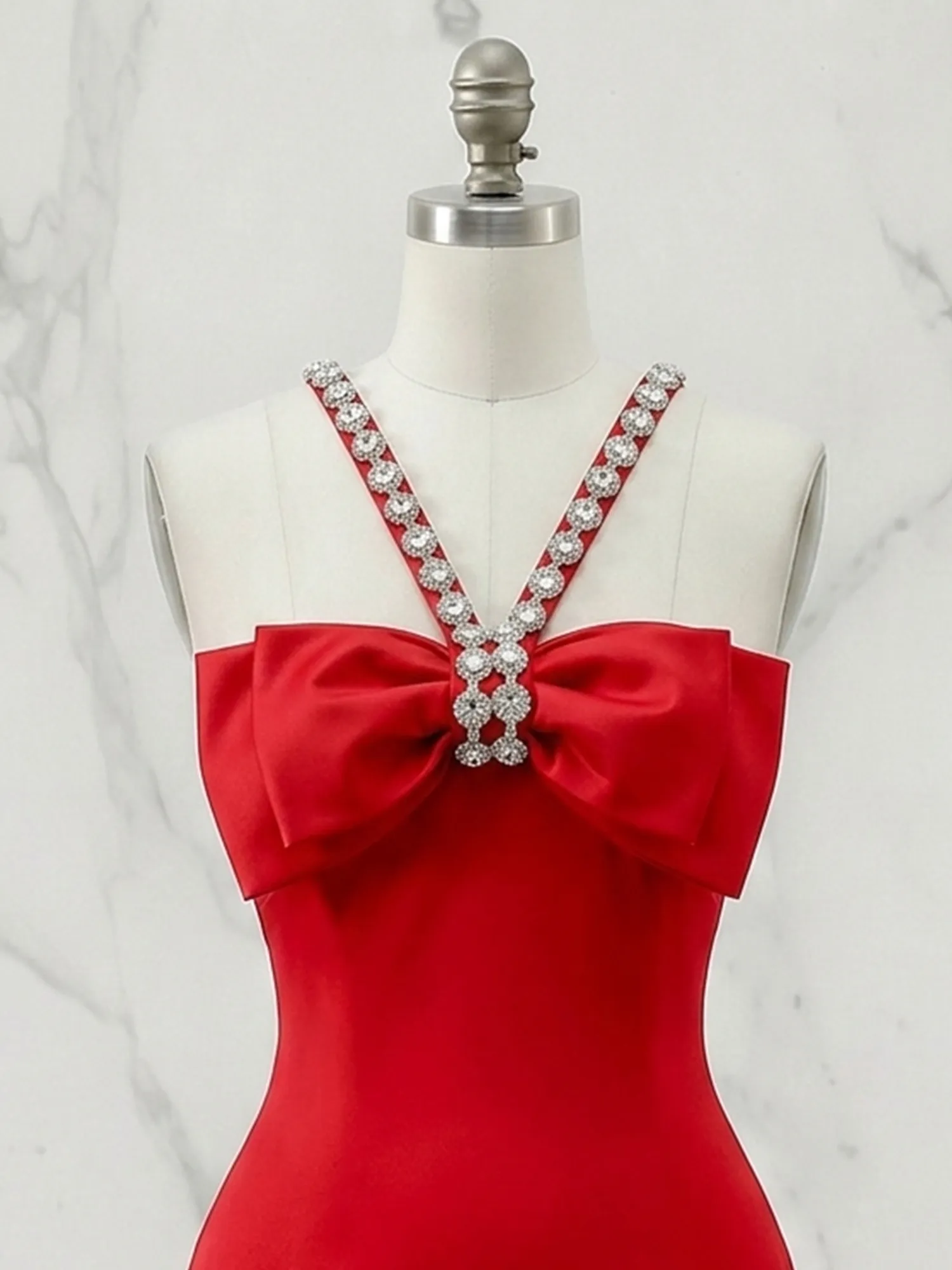 Bodycon Mini Homecoming Dress with Crystal Bow Halter Neck